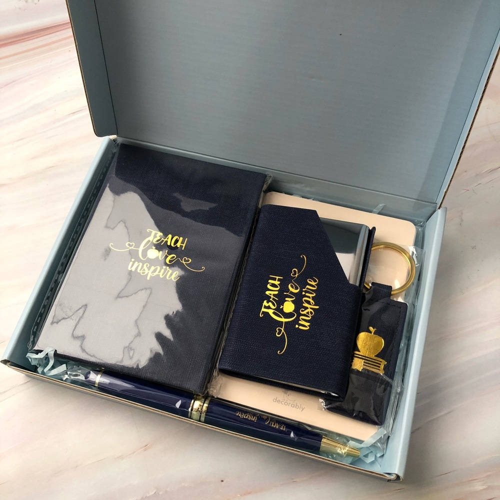 Decorably  5 piece gift set ( beautiful )